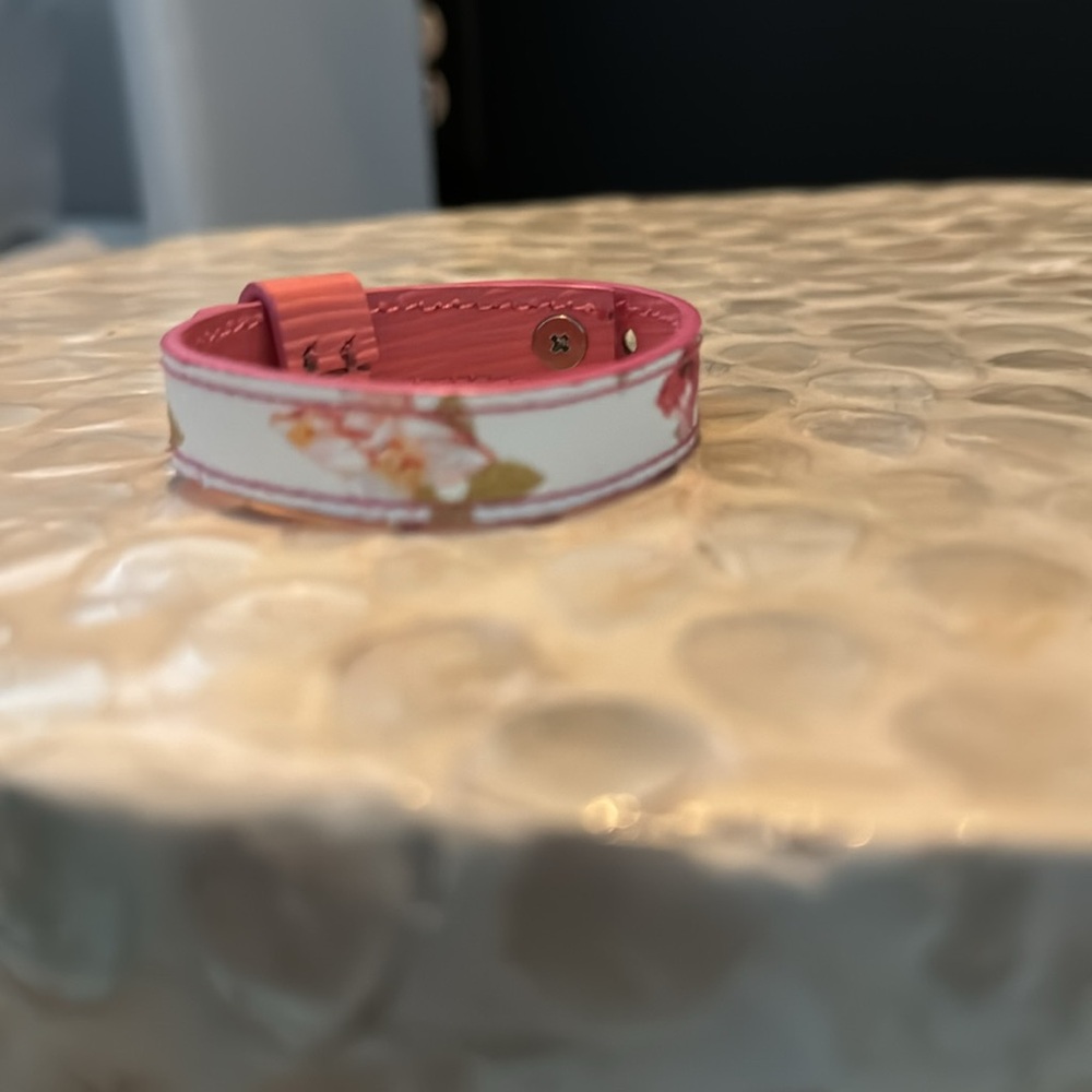 Lv Bracelet - image 3